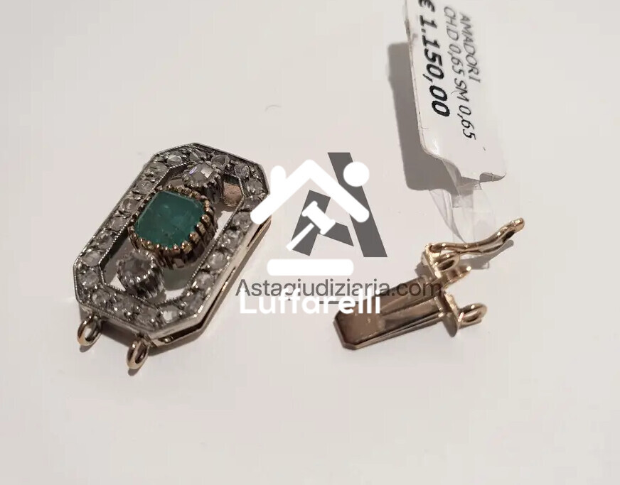 Preziosi – una chiusura per collana in oro giallo 18 kt con diamanti su… — foto 2