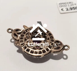 Preziosi – una chiusura per collana in oro giallo 18 kt con diamanti su… — foto 2