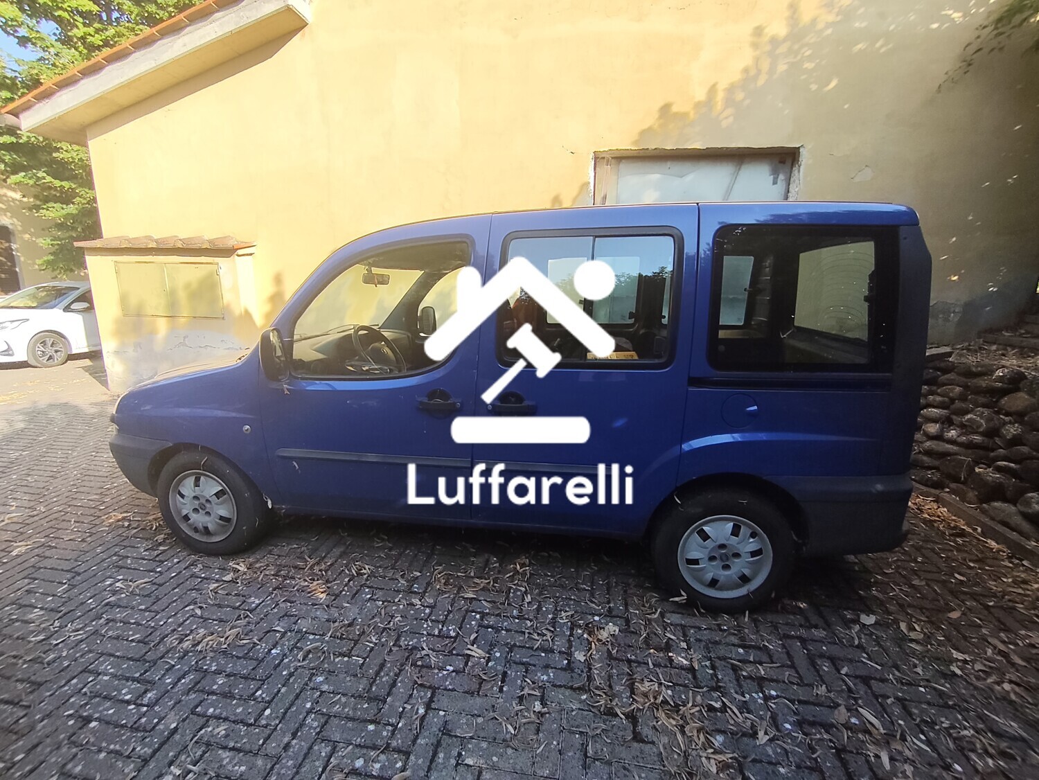 Automezzi Commerciali – Lotto 1 Autocarro Fiat Doblò — foto 4