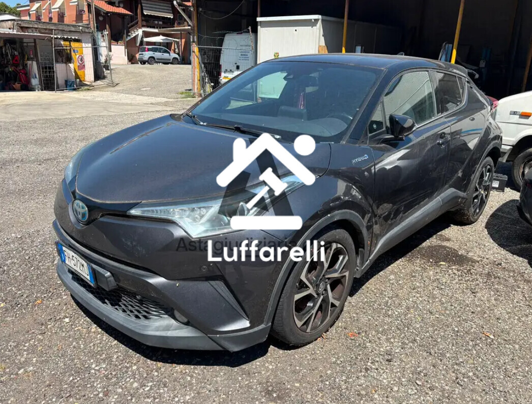 Autovetture – Autovettura Toyota C-HR targa FH572MJ, 02/2017, cc. 1.800… — foto 2