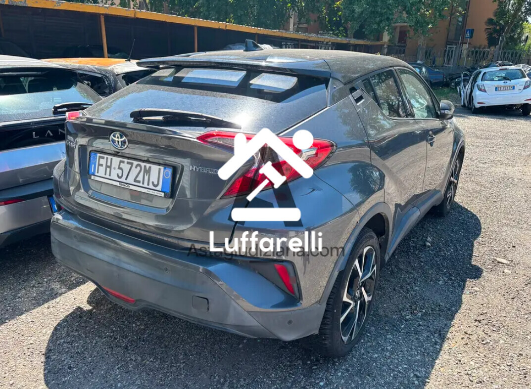 Autovetture – Autovettura Toyota C-HR targa FH572MJ, 02/2017, cc. 1.800… — foto 3