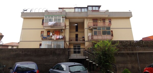 APPARTAMENTO VIA CADUTI DEL LAVORO - GRAVINA DI CATANIA — foto 2