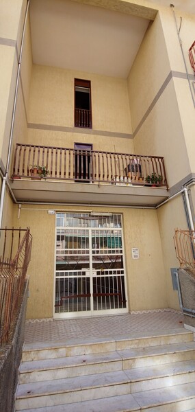 APPARTAMENTO VIA CADUTI DEL LAVORO - GRAVINA DI CATANIA — foto 3