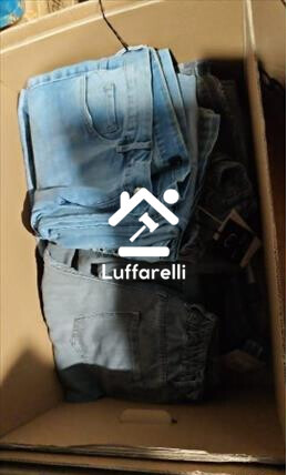 Abbigliamento E Calzature – Il lotto è composto da circa 16 capi di denim donna, in varie… — foto 2