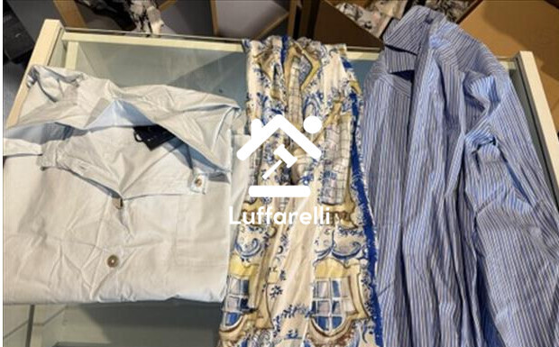 Abbigliamento E Calzature – Il lotto comprende circa 22 pezzi di abbigliamento donna, tra… — foto 2