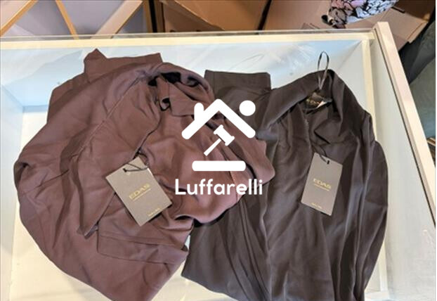 Abbigliamento E Calzature – Il lotto comprende circa 16 capi di abbigliamento donna, tra… — foto 3