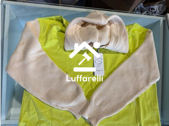 Abbigliamento E Calzature – Il lotto comprende circa 29 pezzi di abbigliamento donna, tra… — foto 2