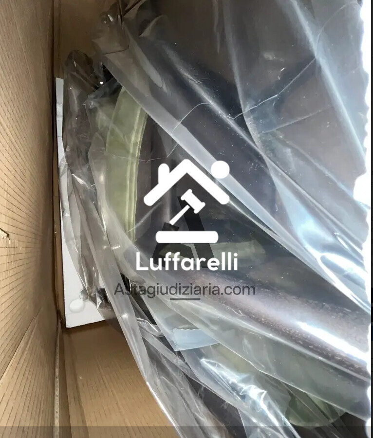 Mobili Da Casa E Varie – Il lotto comprende 4 sedie con struttura in legno e sedute in… — foto 3