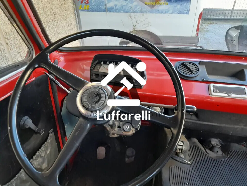 Veicoli – Il lotto comprende un furgone Fiat 241 con cassone… — foto 6