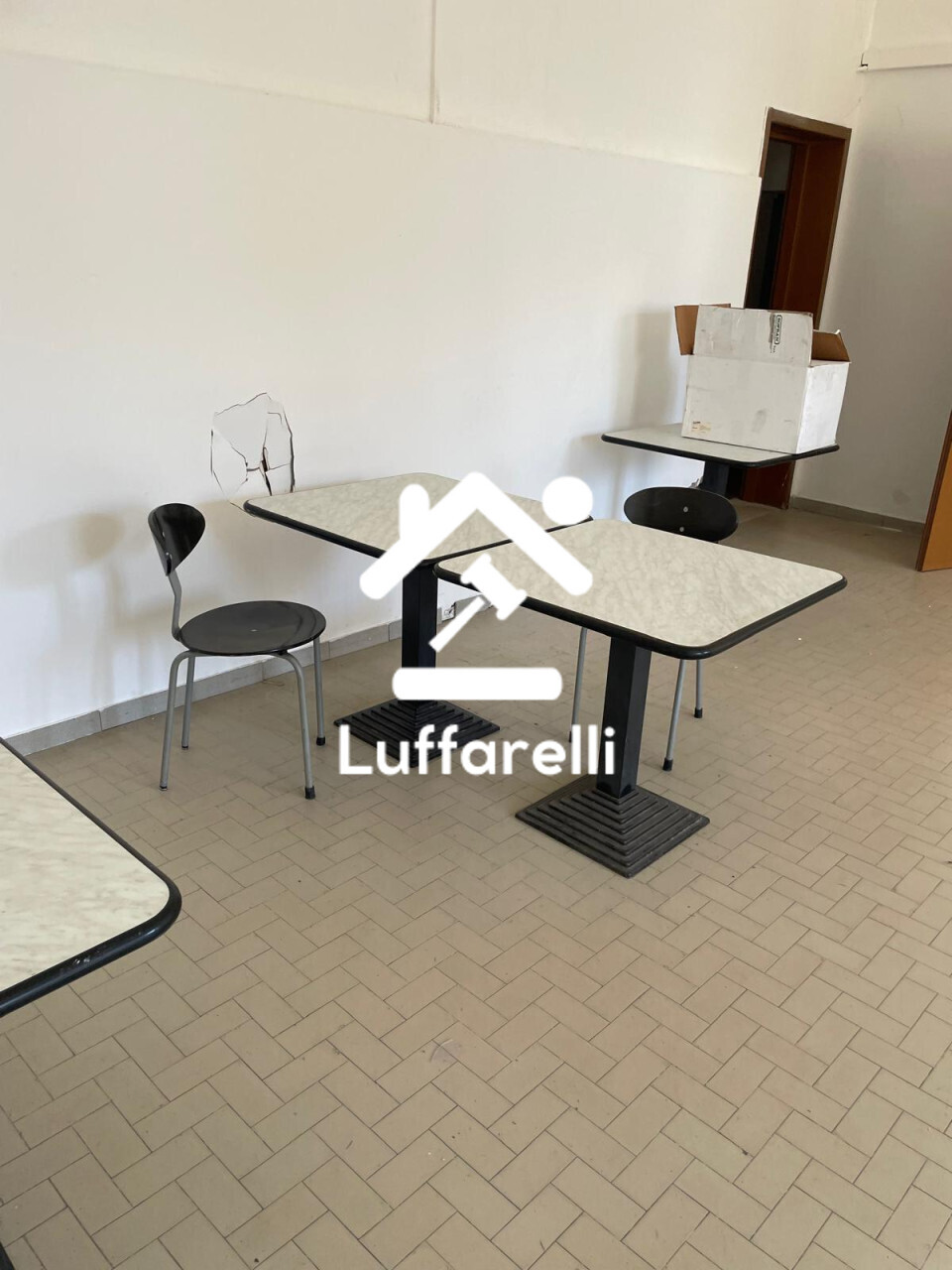 Commercio Al Dettaglio, Ristorazione E Industria Alberghiera – Il lotto comprende arredi e attrezzature per birreria/ristorante. — foto 9