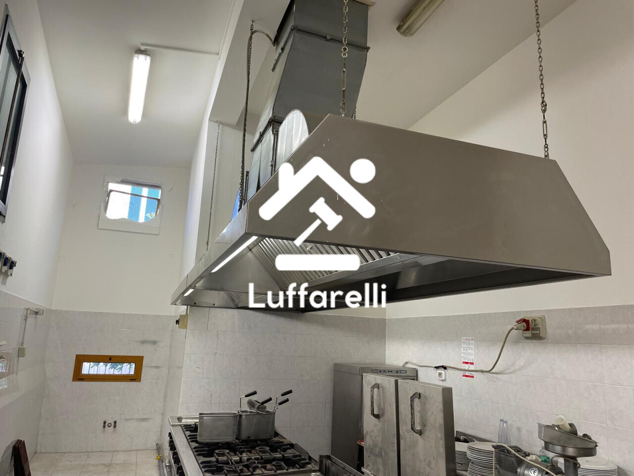 Commercio Al Dettaglio, Ristorazione E Industria Alberghiera – Il lotto comprende arredi e attrezzature per birreria/ristorante. — foto 2