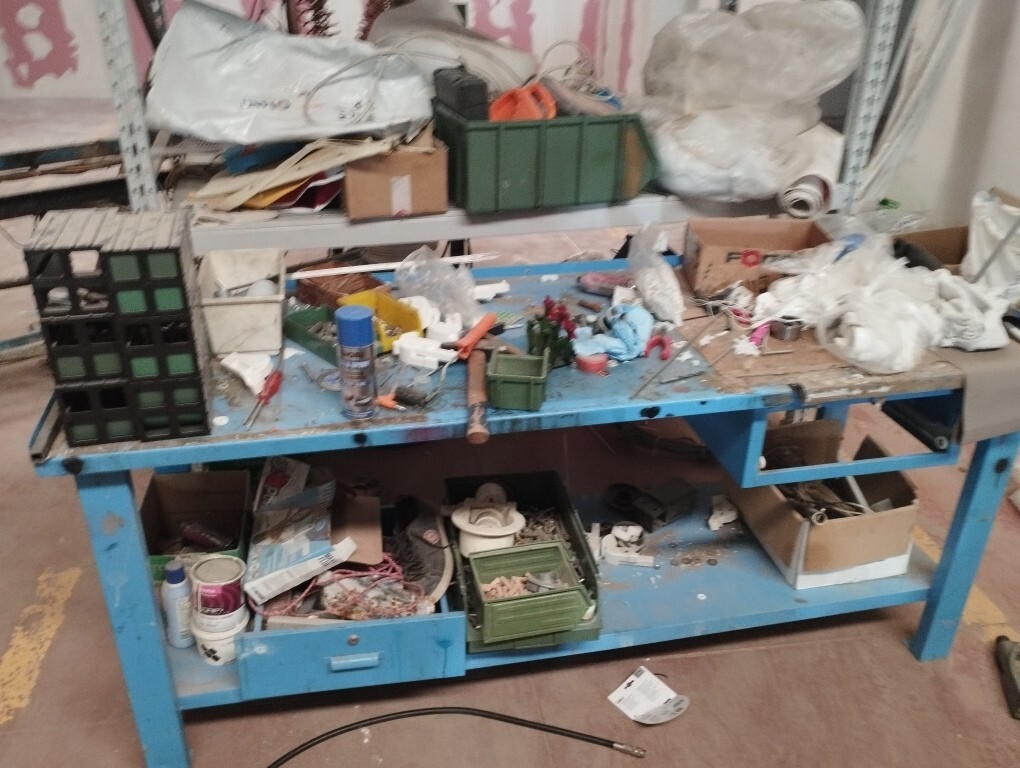 Attrezzature Ed Utensili – ATTREZZATURE E MACCHINARI PER L'ASSEMBLAMENTO DI LETTINI DA… — foto 5