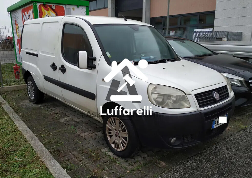 Veicoli – Il lotto comprende un autocarro Fiat Doblò, anno di… — foto 4
