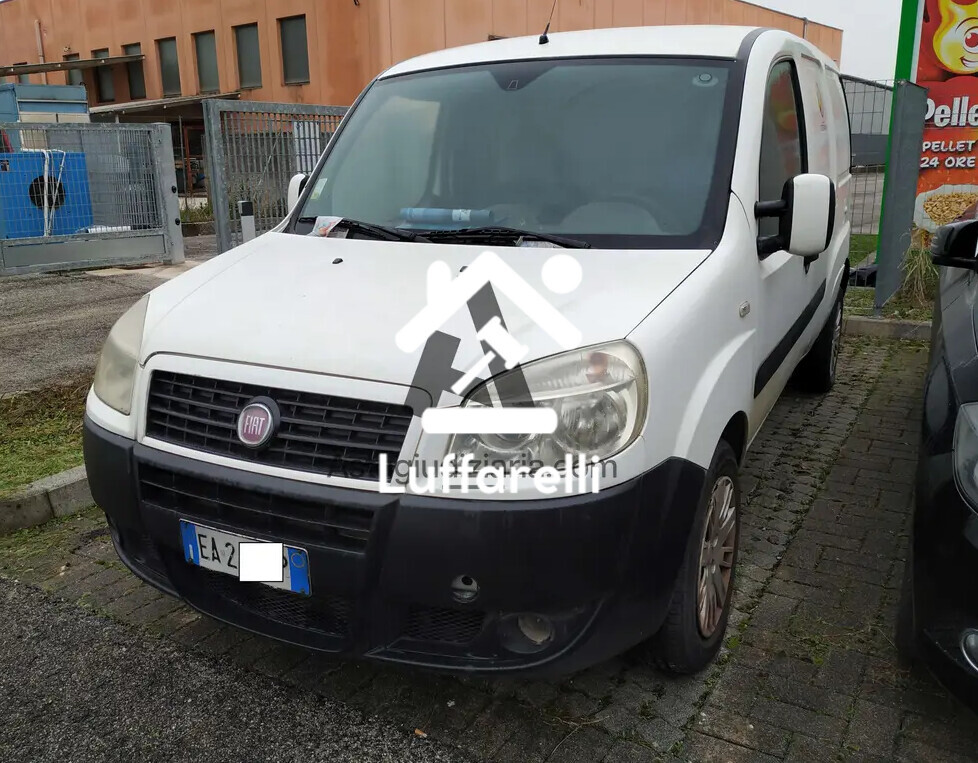 Veicoli – Il lotto comprende un autocarro Fiat Doblò, anno di… — foto 2