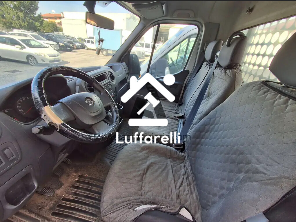 Veicoli – Il lotto comprende un autocarro Opel Movano, anno di… — foto 5