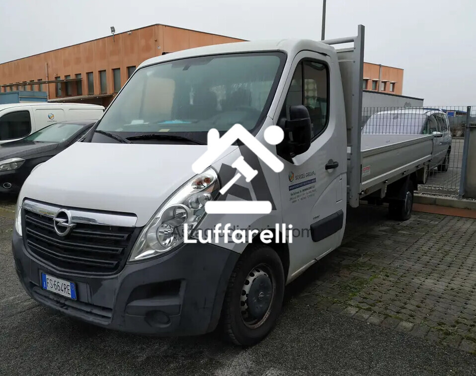 Veicoli – Il lotto comprende un autocarro Opel Movano, anno di… — foto 2