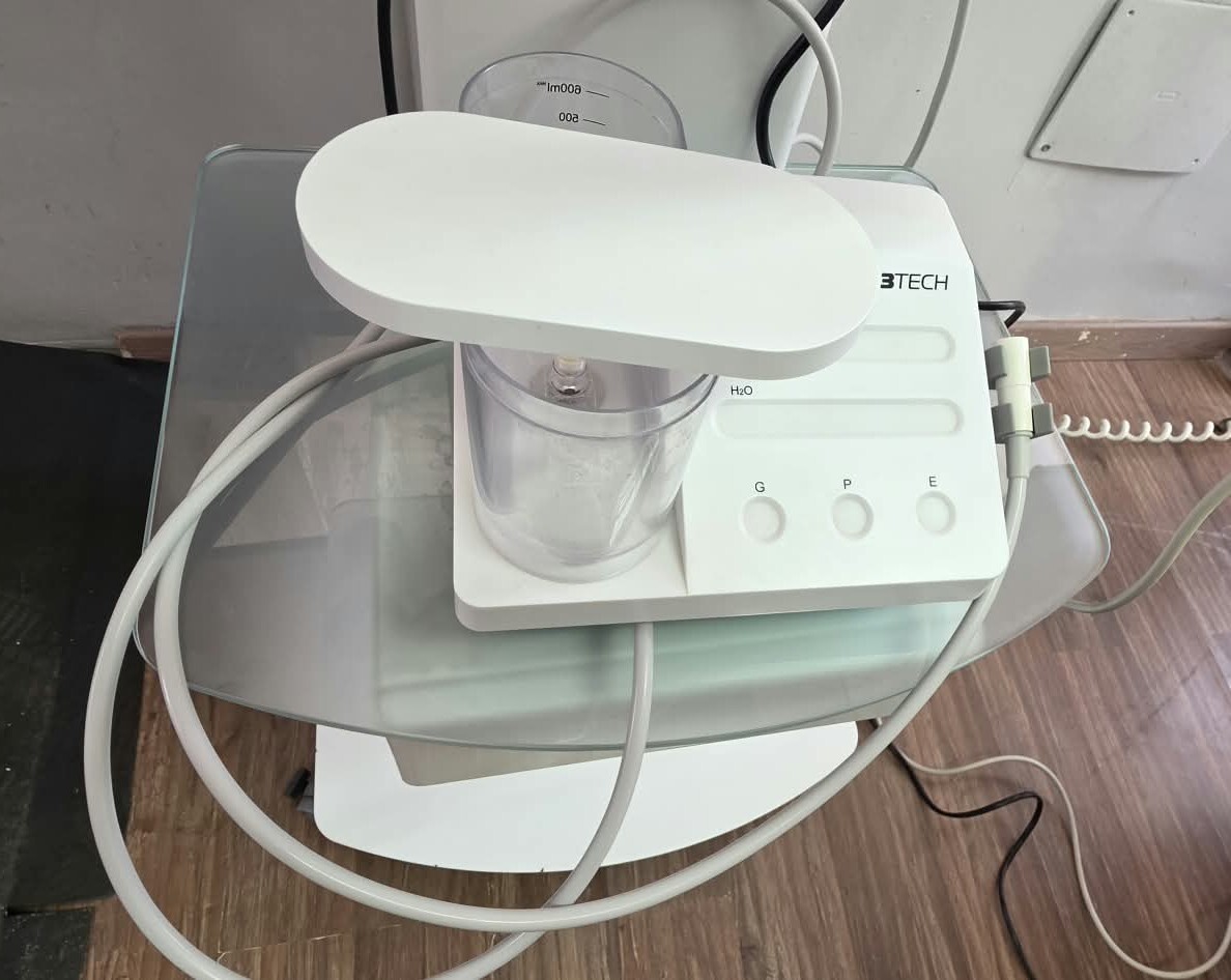 Attrezzature Mediche – LOTTO UNICO ATTREZZATURE E ARREDI STUDIO ODONTOIATRICO — foto 5