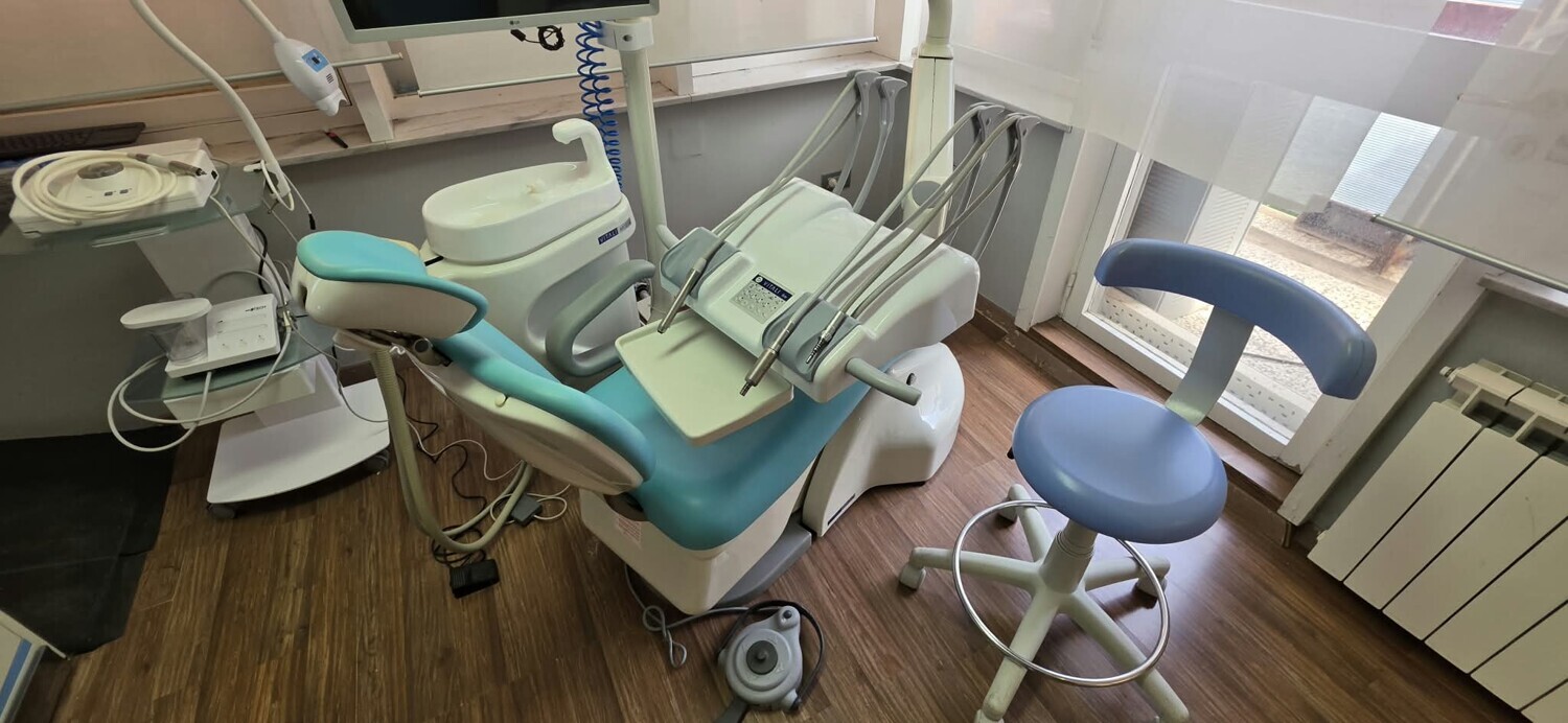 Attrezzature Mediche – LOTTO UNICO ATTREZZATURE E ARREDI STUDIO ODONTOIATRICO — foto 3