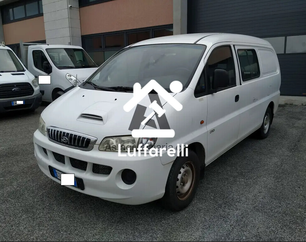 Veicoli – Il lotto comprende un autocarro Hyundai H1, anno di… — foto 2