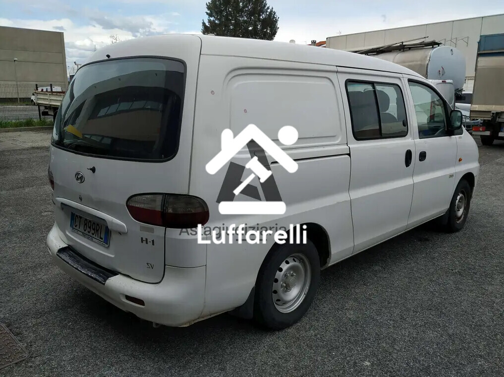 Veicoli – Il lotto comprende un autocarro Hyundai H1, anno di… — foto 3