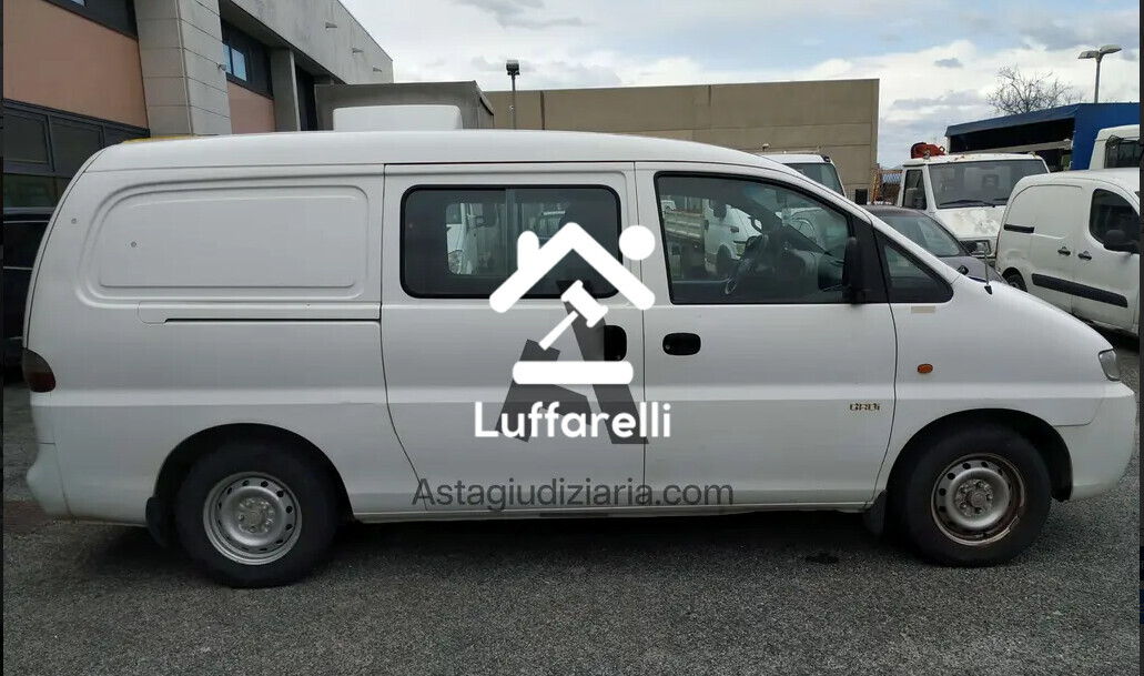 Veicoli – Il lotto comprende un autocarro Hyundai H1, anno di… — foto 4