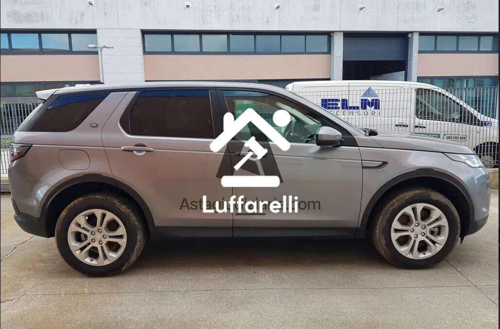 Veicoli – Il lotto comprende un autocarro Land Rover Discovery Sport, anno… — foto 3