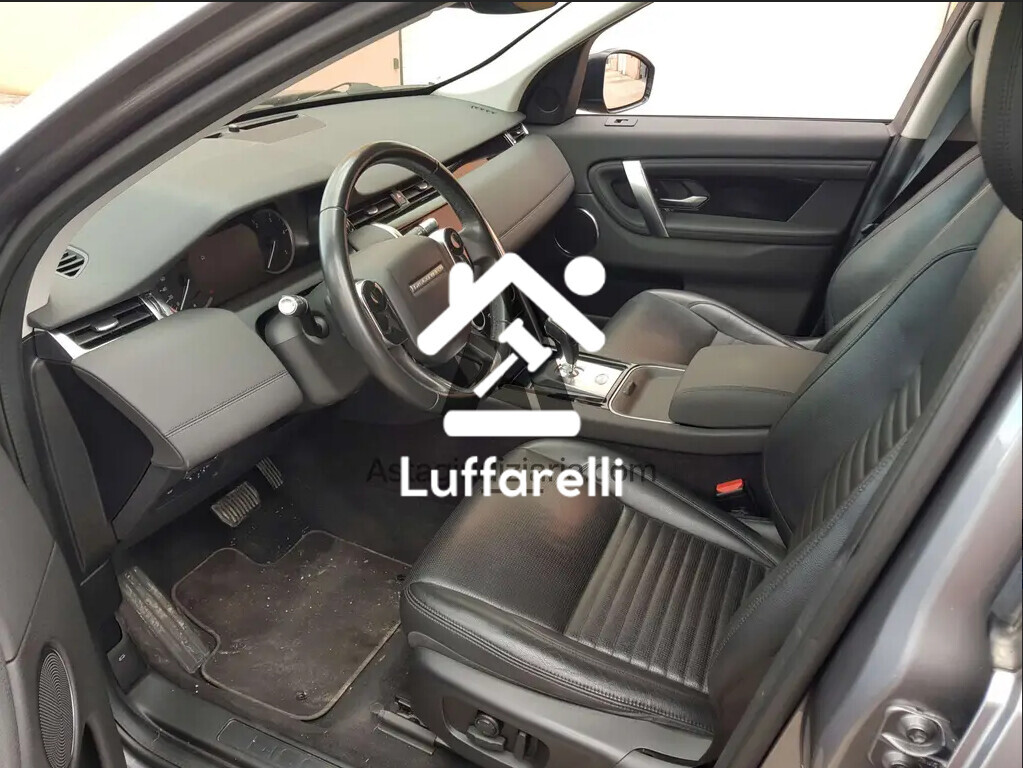 Veicoli – Il lotto comprende un autocarro Land Rover Discovery Sport, anno… — foto 5