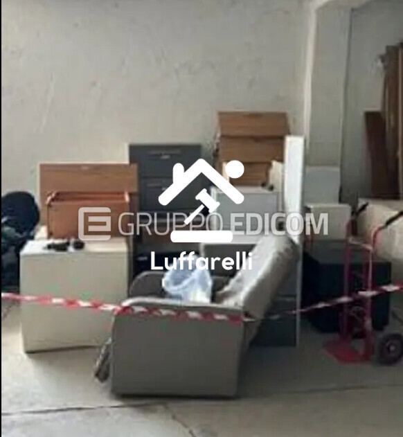 Bene Generico – Stock eterogeneo di materiale di magazzino comprendente… — foto 2