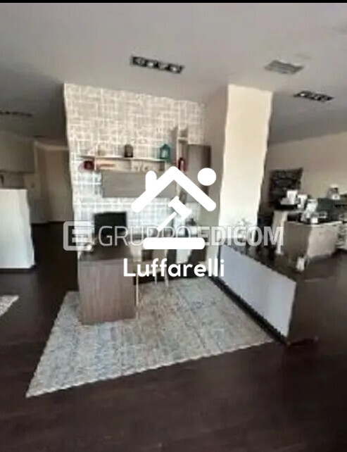 Mobili Da Casa E Varie – Il lotto comprende un arredo per zona living con funzione home… — foto 2