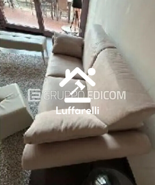 Mobili Da Casa E Varie – Il lotto comprende un arredo completo per zona conversazione… — foto 3