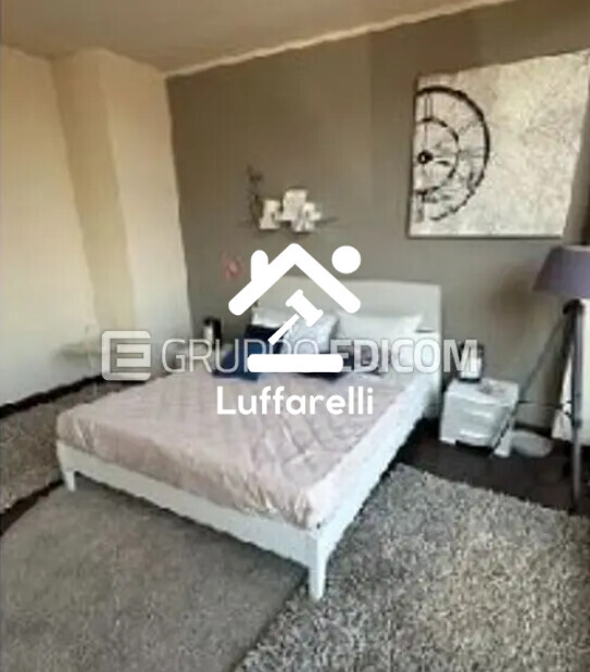 Mobili Da Casa E Varie – Lotto 2-A Camera da letto con letto matrimoniale e due comodini — foto 3