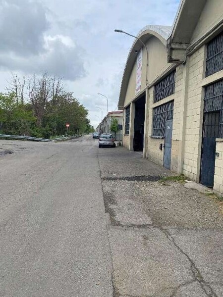 NEGOZIO O LOCALE COMMERCIALE VIA DUCCIO GALIMBERTI - TREZZANO SUL NAVIGLIO — foto 2