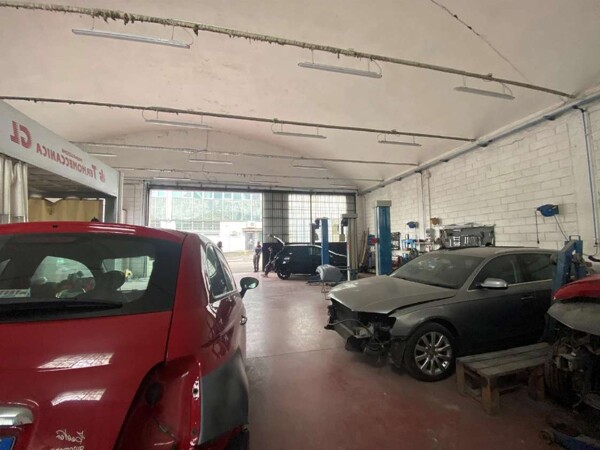 NEGOZIO O LOCALE COMMERCIALE VIA DUCCIO GALIMBERTI - TREZZANO SUL NAVIGLIO — foto 5