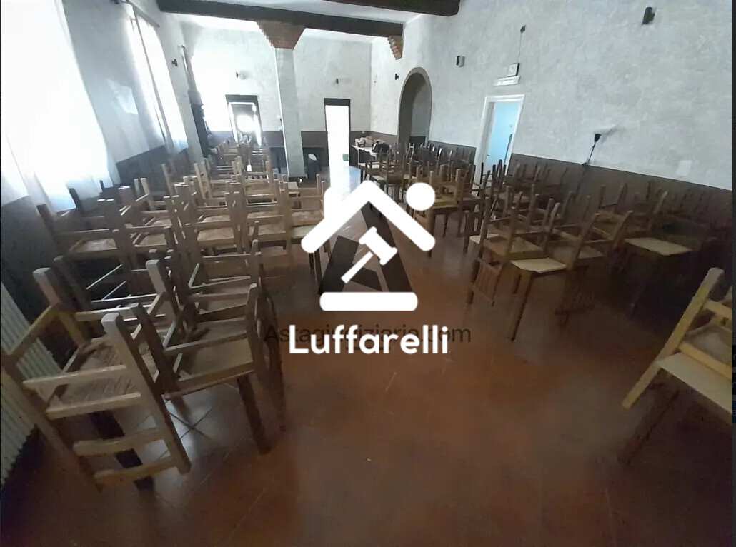 Attrezzature Varie – Il lotto unico comprende attrezzature e arredi per attività di… — foto 5