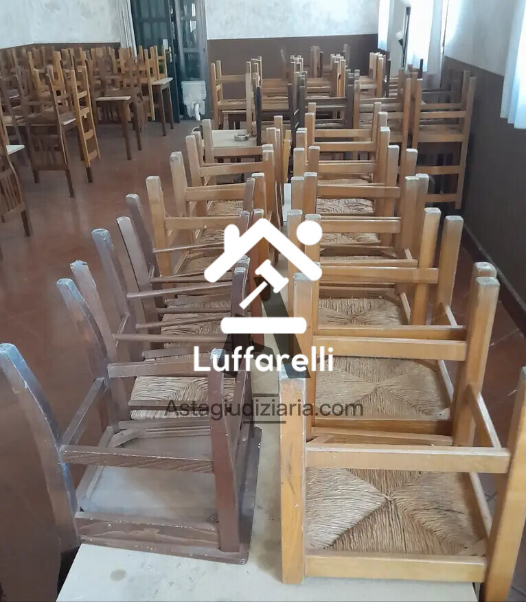 Attrezzature Varie – Il lotto unico comprende attrezzature e arredi per attività di… — foto 9