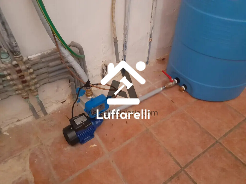 Attrezzature Varie – Il lotto unico comprende attrezzature e arredi per attività di… — foto 4