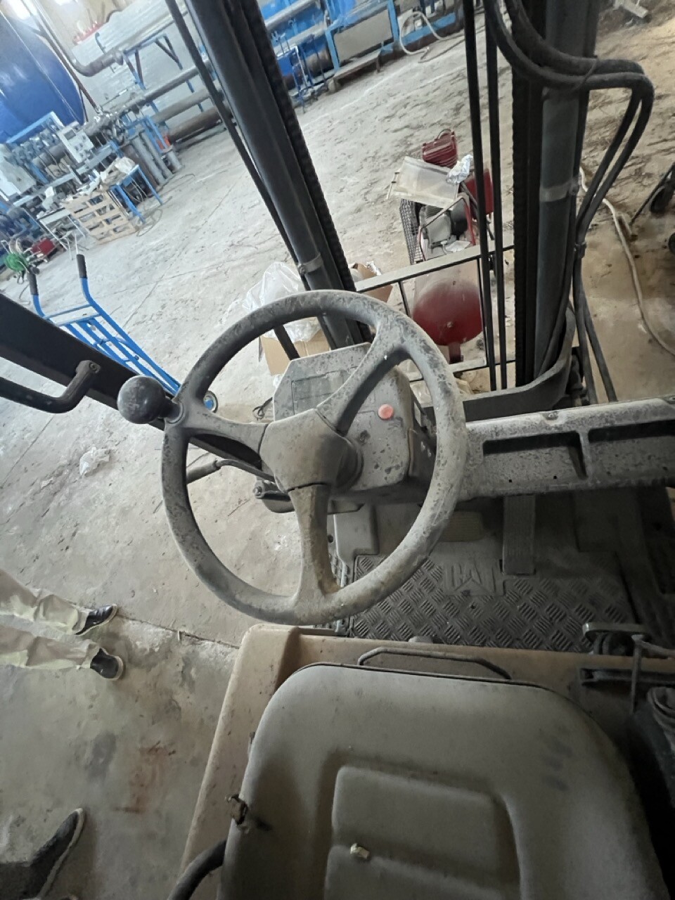 Apparecchi Di Sollevamento – In vendita un sollevatore Caterpillar modello 16, con valore… — foto 6