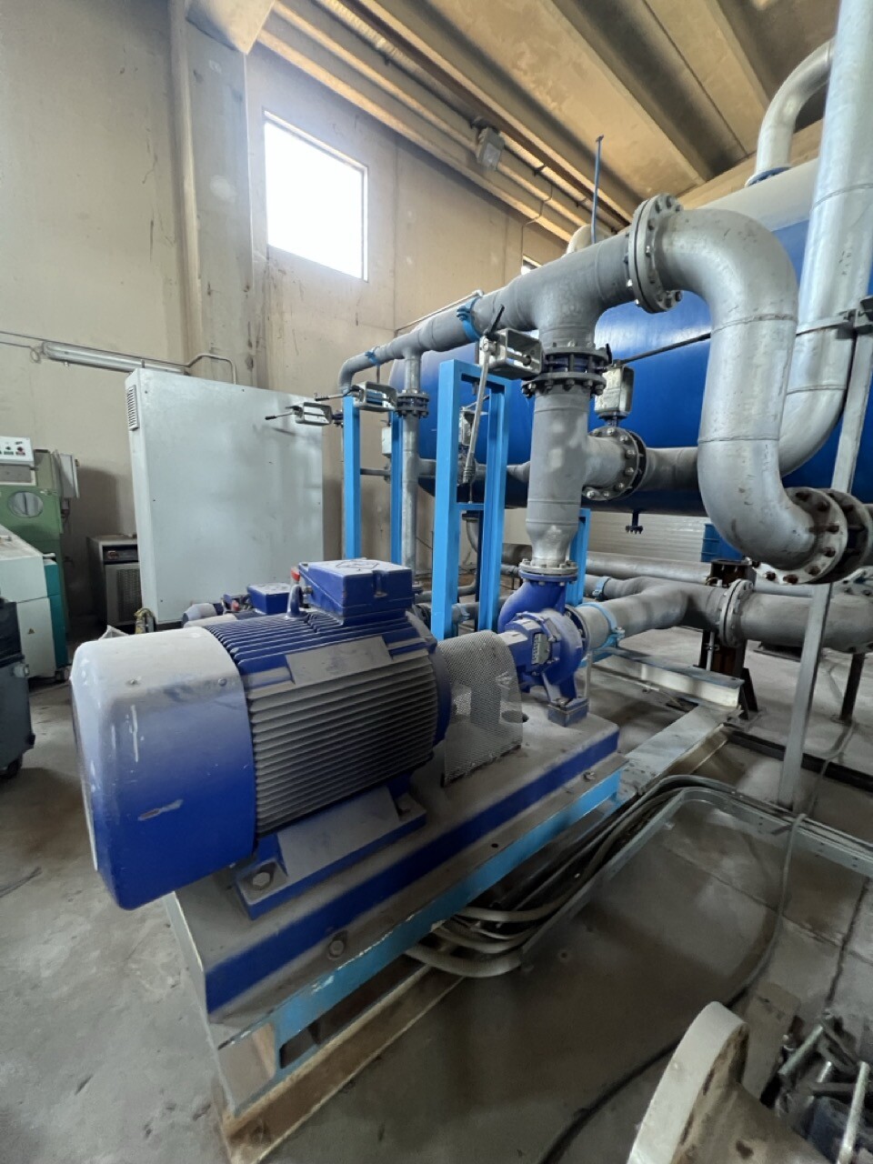 Attrezzature Industriali – Il lotto comprende un macchinario industriale, qualificato come… — foto 2