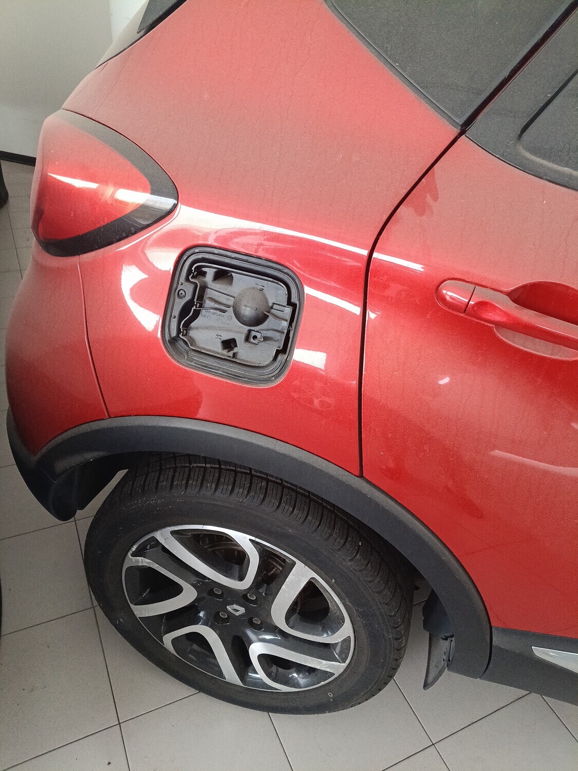 Autovetture – Il lotto comprende un'autovettura Renault Captur 1 serie… — foto 4