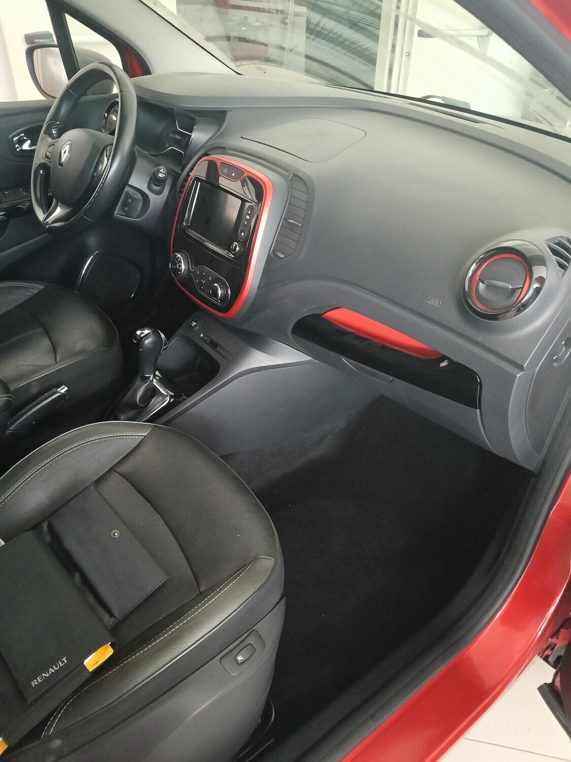 Autovetture – Il lotto comprende un'autovettura Renault Captur 1 serie… — foto 6