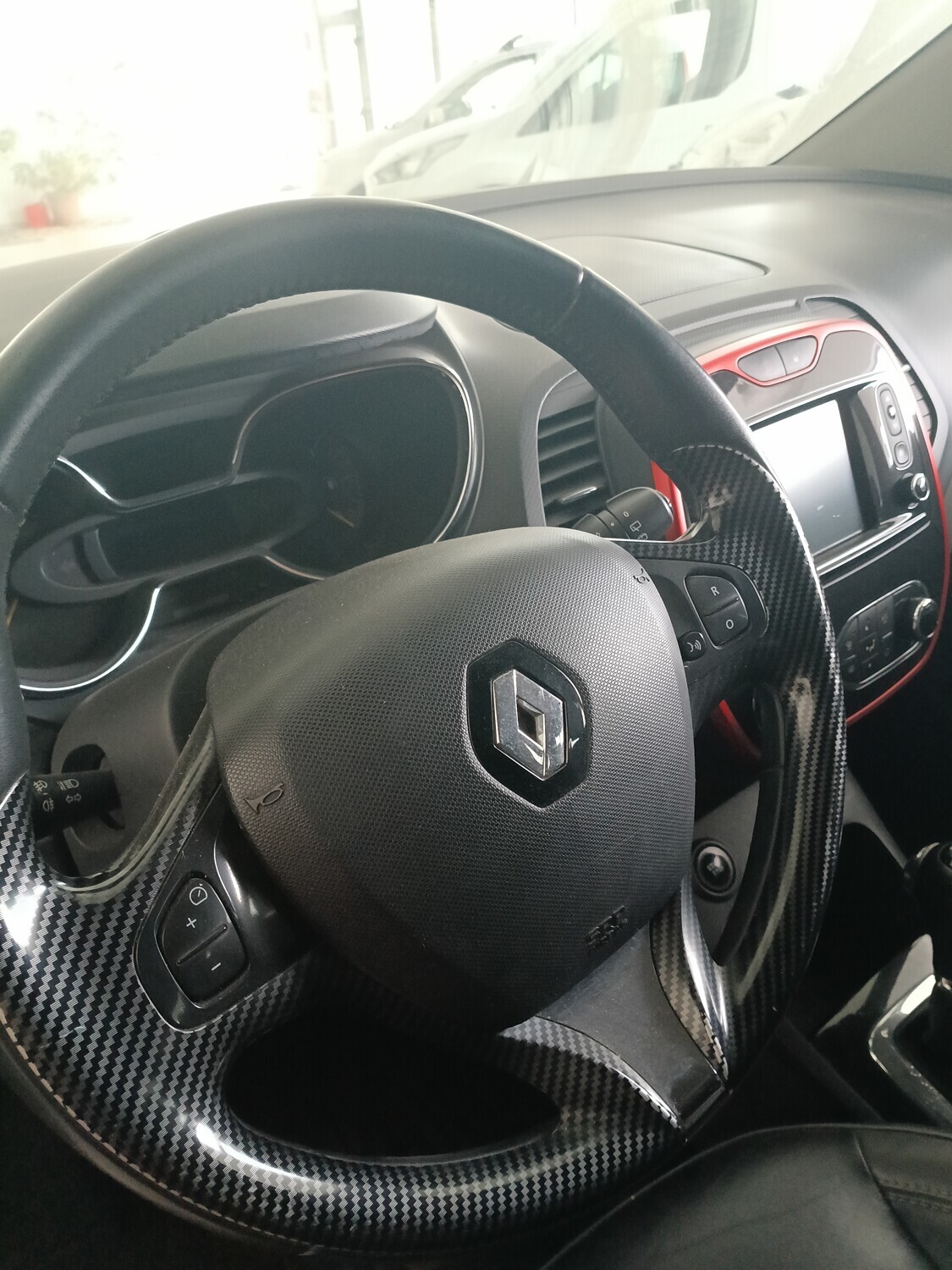 Autovetture – Il lotto comprende un'autovettura Renault Captur 1 serie… — foto 5