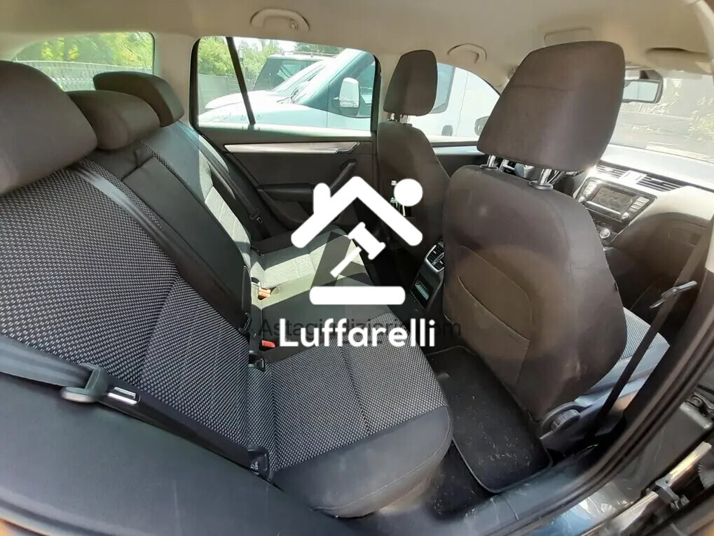 Autovetture – Il lotto comprende un'autovettura Skoda Octavia, immatricolata… — foto 5