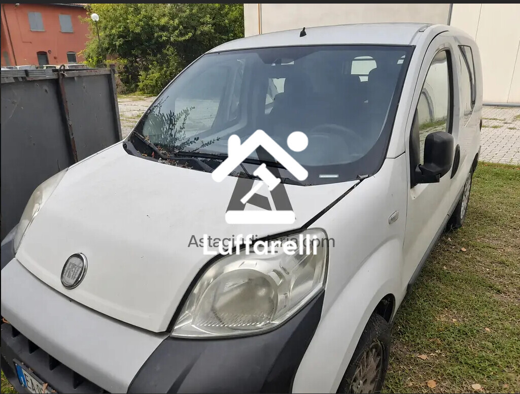 Autovetture – Il lotto comprende un'autovettura Fiat Fiorino, immatricolata… — foto 2