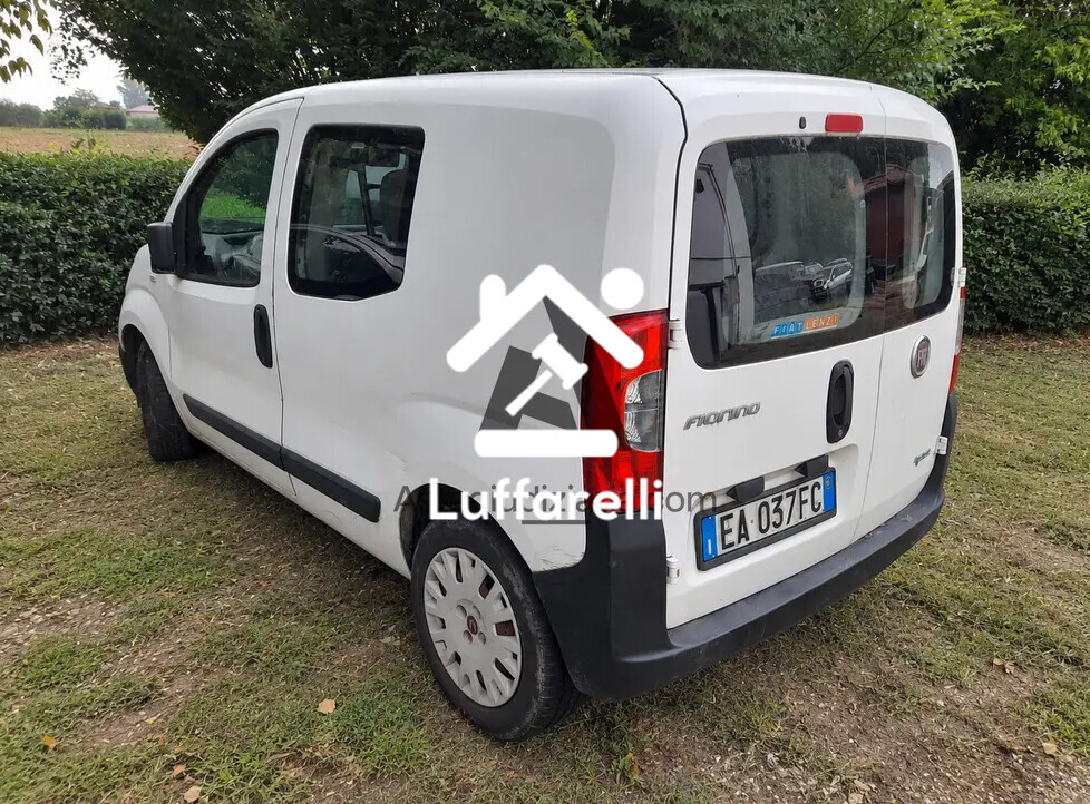 Autovetture – Il lotto comprende un'autovettura Fiat Fiorino, immatricolata… — foto 3