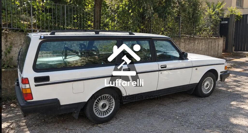Autovetture – Il lotto comprende un'autovettura Volvo Polar, immatricolata nel… — foto 2