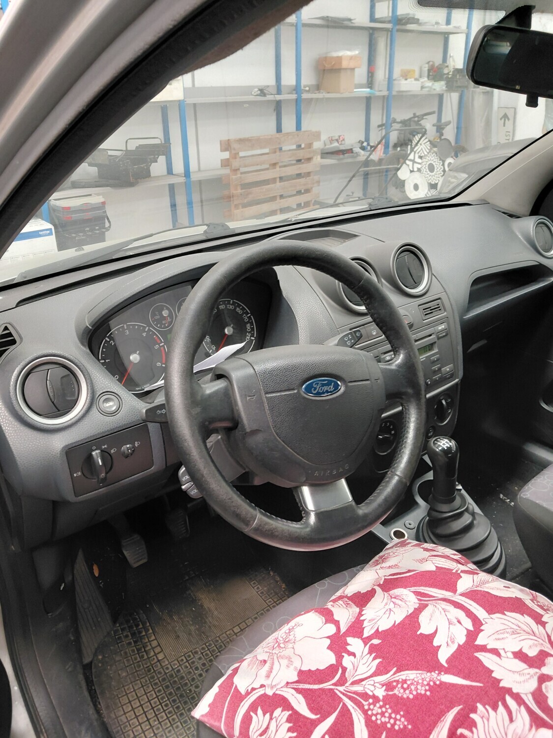 Bene Generico – Il lotto comprende un veicolo Ford Fiesta, anno di… — foto 3