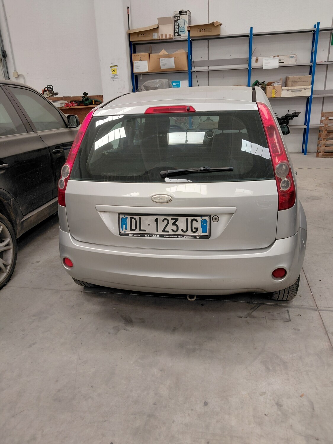 Bene Generico – Il lotto comprende un veicolo Ford Fiesta, anno di… — foto 2