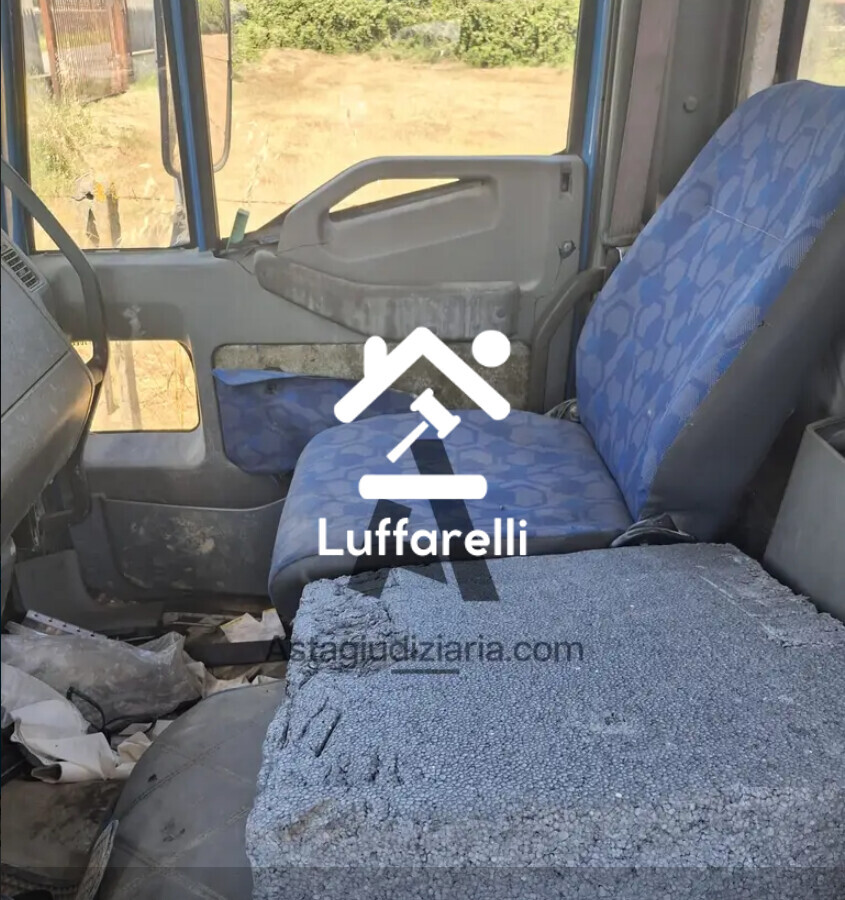 Automezzi Commerciali – Il lotto comprende un autocarro Iveco con cassone ribaltabile… — foto 6