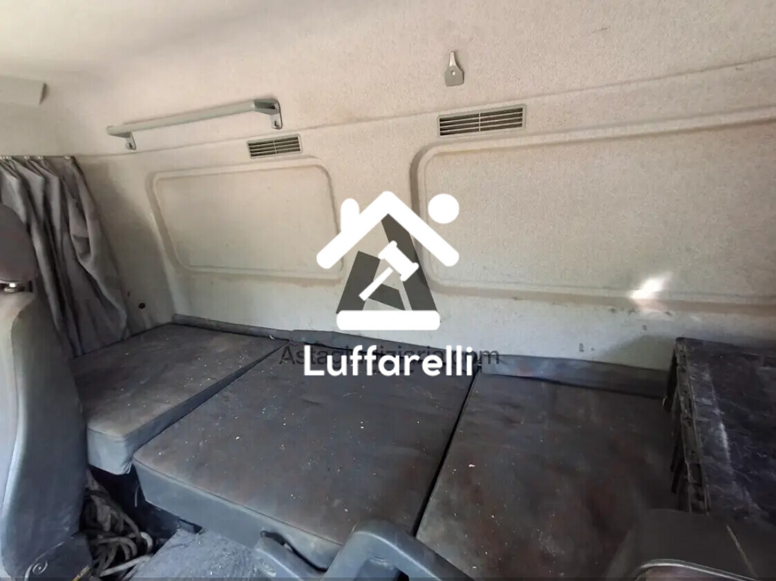 Automezzi Commerciali – Il lotto comprende un autocarro Mercedes Actros, targato, con… — foto 5