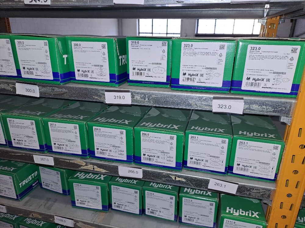 Bene Generico – LOTTO UNICO RICAMBI AUTO — foto 4